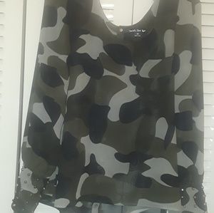 Camo Top with detailed cuff
